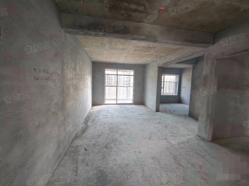 急售，城南，蓝天白云，电梯好楼层，带车位，捡漏