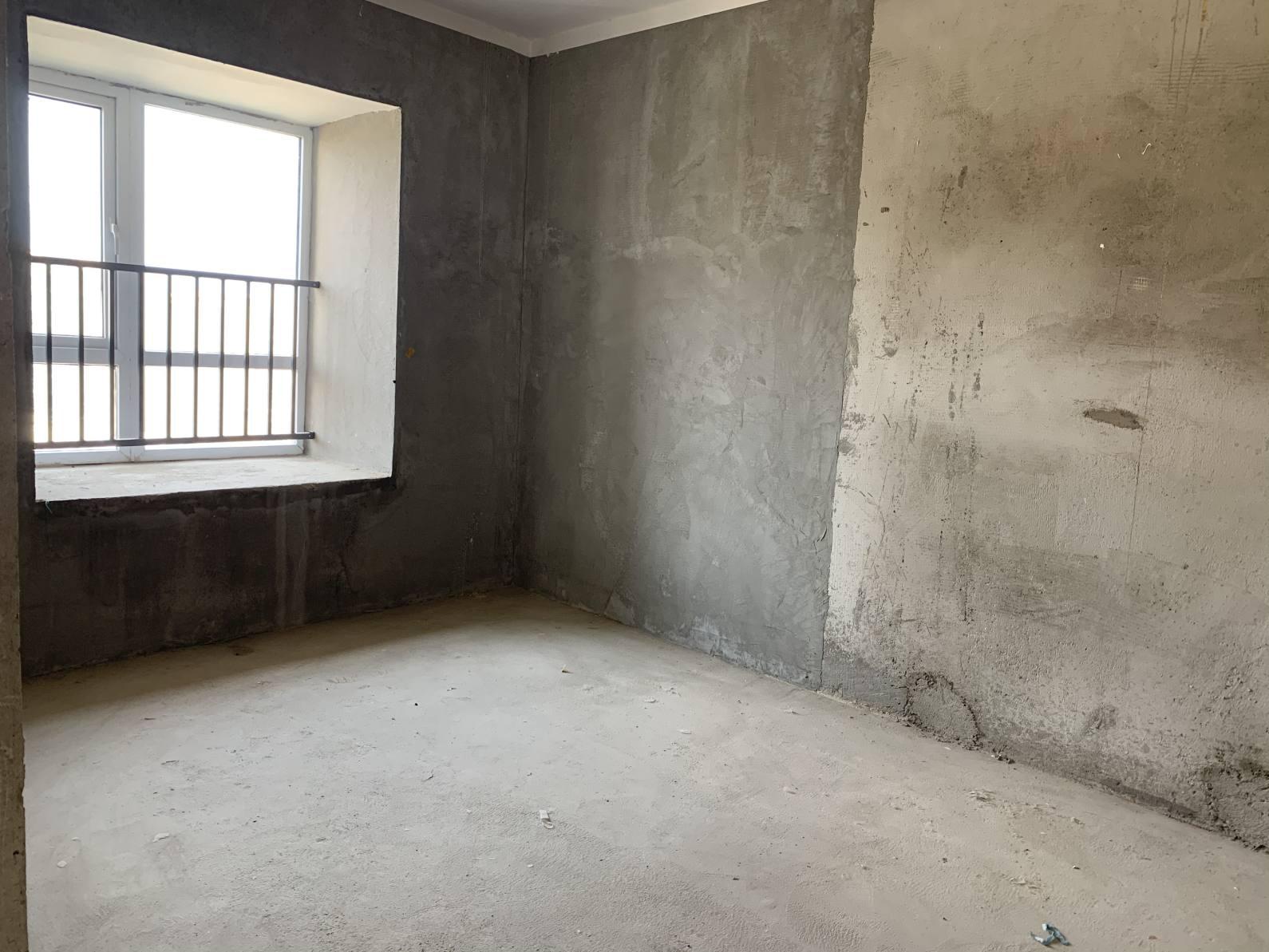 森林国际，毛坯大三房， 房