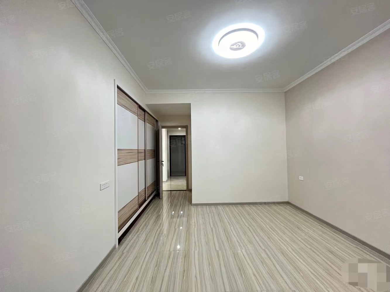 城南福星城，证满二，一天未住，全新精装，随十看房