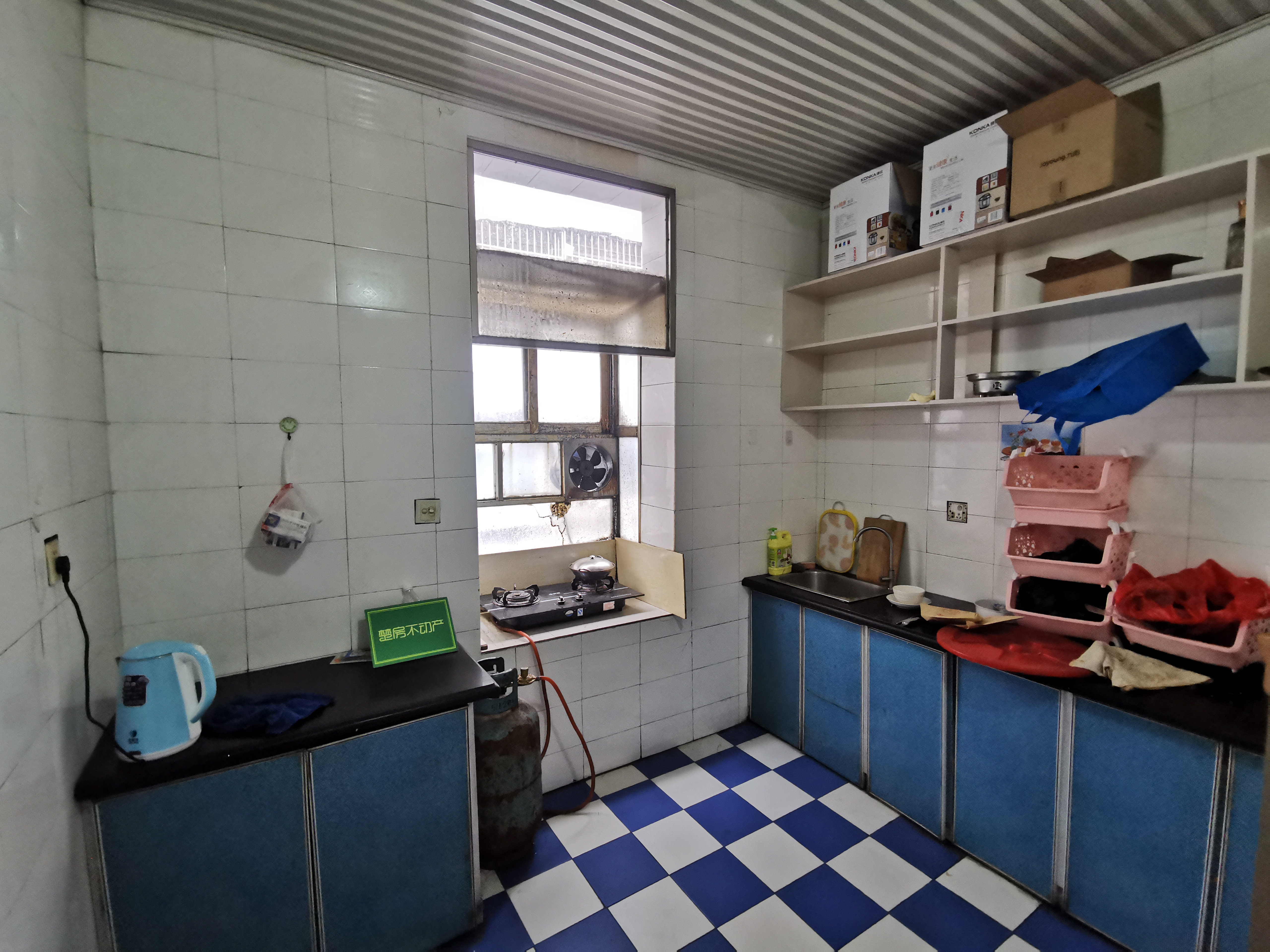 西桥三医院旁建材公司宿舍三室新装修了的拎包入住看房方便