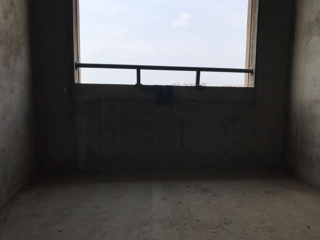 御台公馆.毛坯四房.证件满二.看房方便