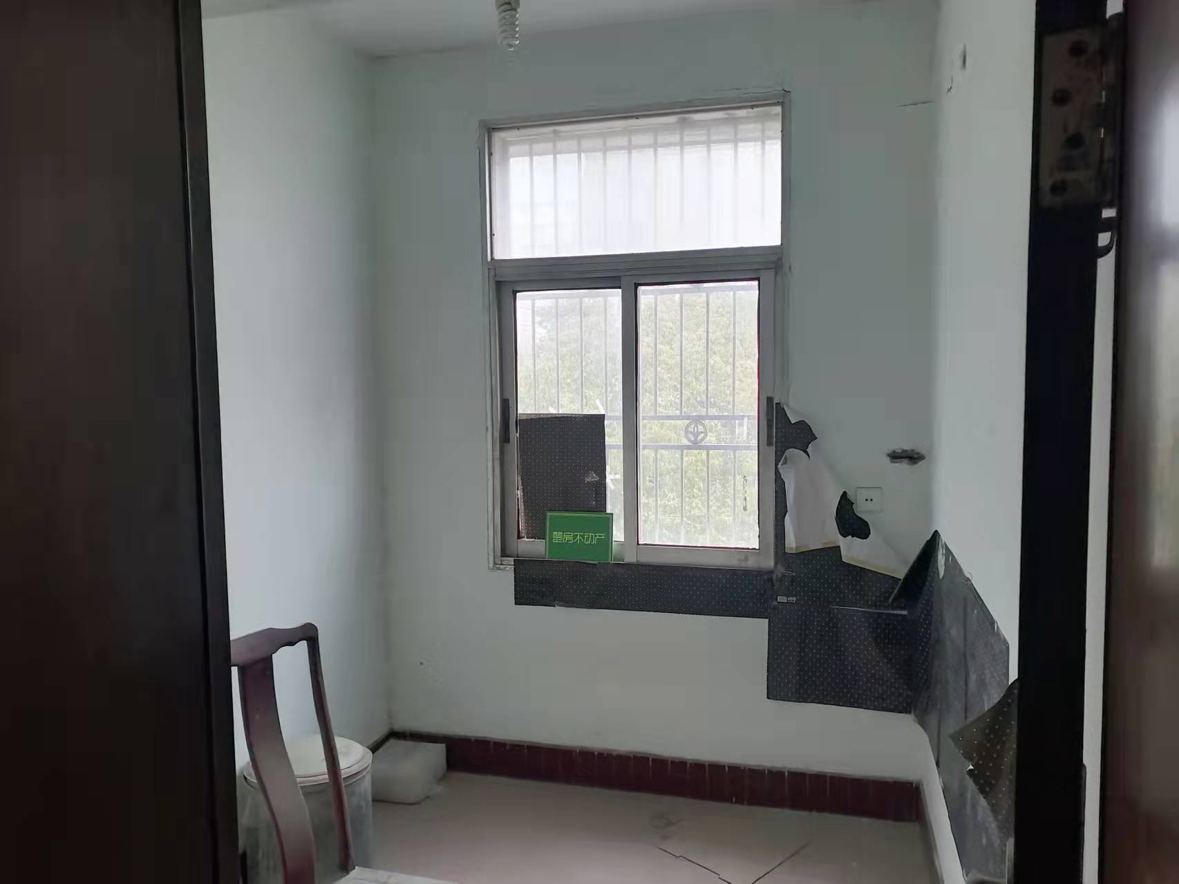 农委宿舍步梯好楼层四房两卫三房朝南大阳台有院子车位足好停车