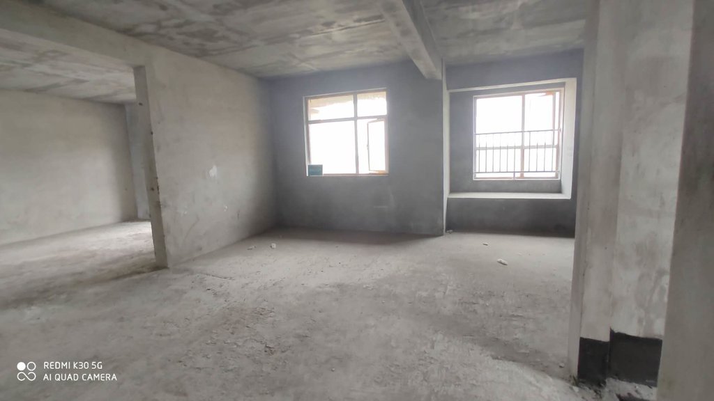 领秀城毛坯大三房边户看房方便