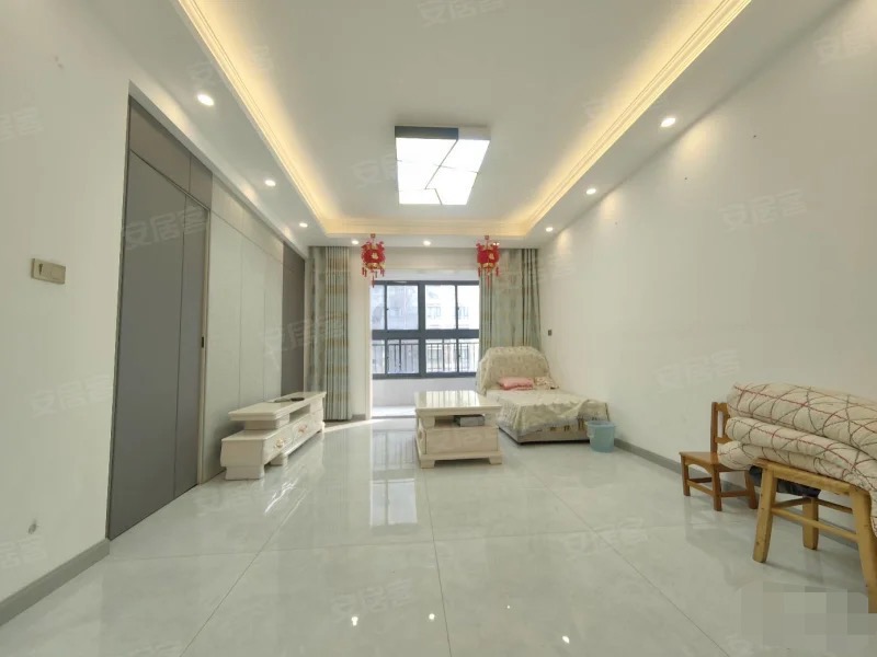 189，捡漏，房东亏本出售，和合国际，精装小三房， 好楼层， 老证，南北通透，配套成熟