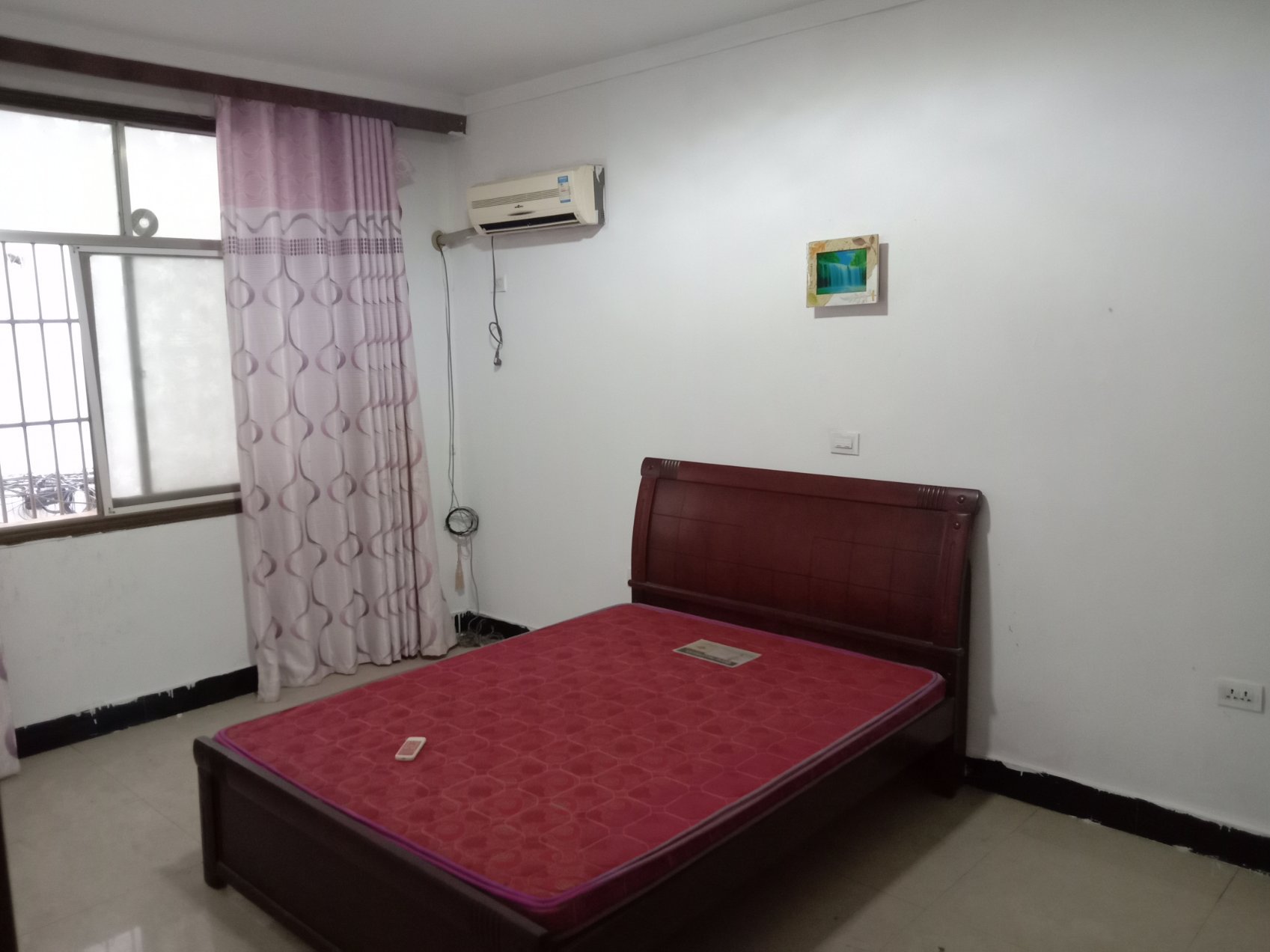 车站旁边 路段，步梯 好楼层。看房有钥匙