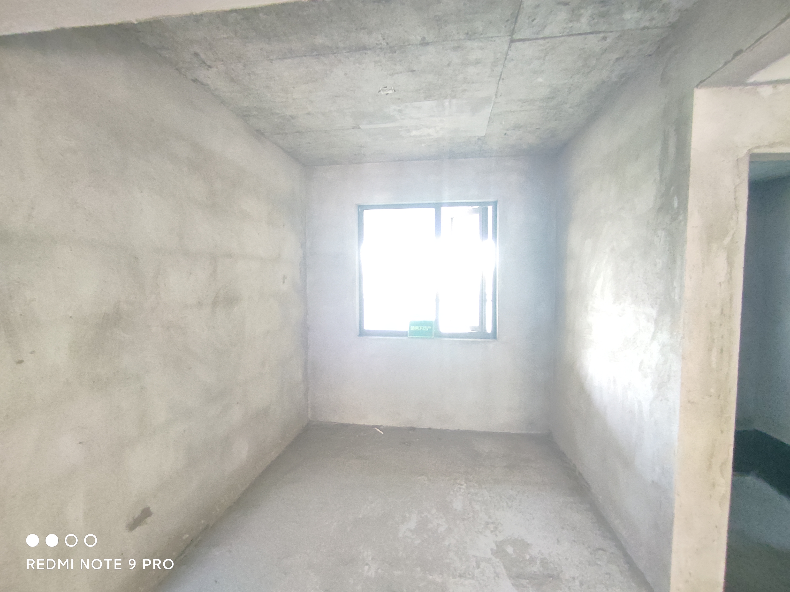 绿地香格里拉电梯好楼层毛坯三房两卫环境优美价格便宜急售