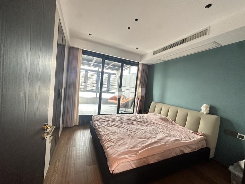 房东亏本出，祥生毫华别墅，全屋地暖，品牌装修，证满二