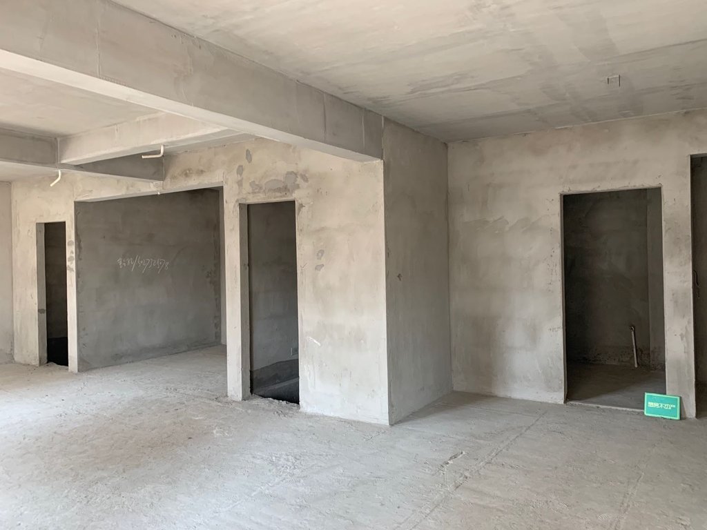 荣怀极地世家毛坯大三房中间楼层房东诚意出售