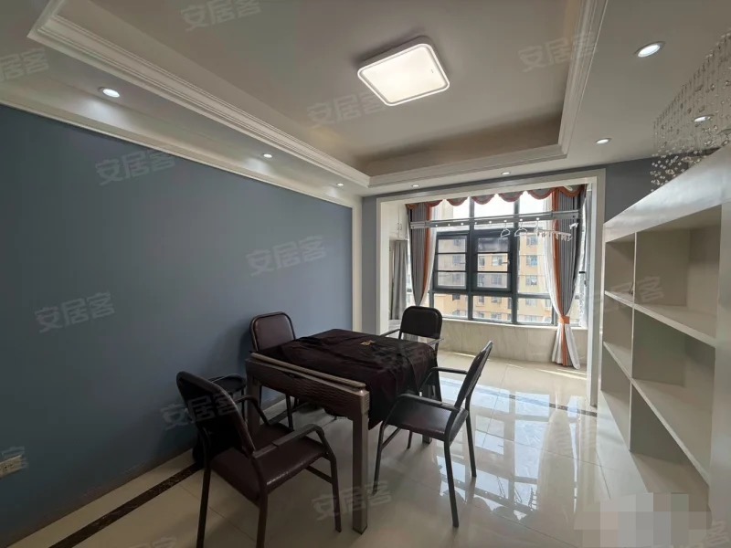 城南，颐和公馆，复式，精装三房两卫，楼层好，业主诚心出售，证满二，成色新