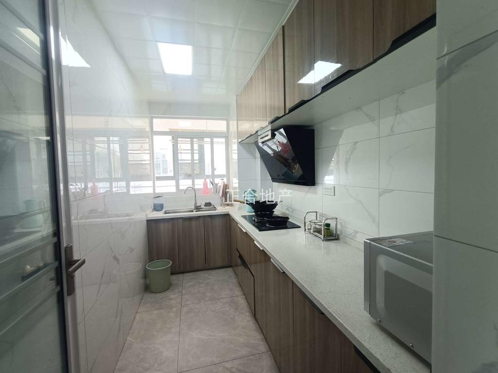 降价了，降价了，亏本出，城南，福星城，精装三房，,单价4900，全屋中央空调，满2