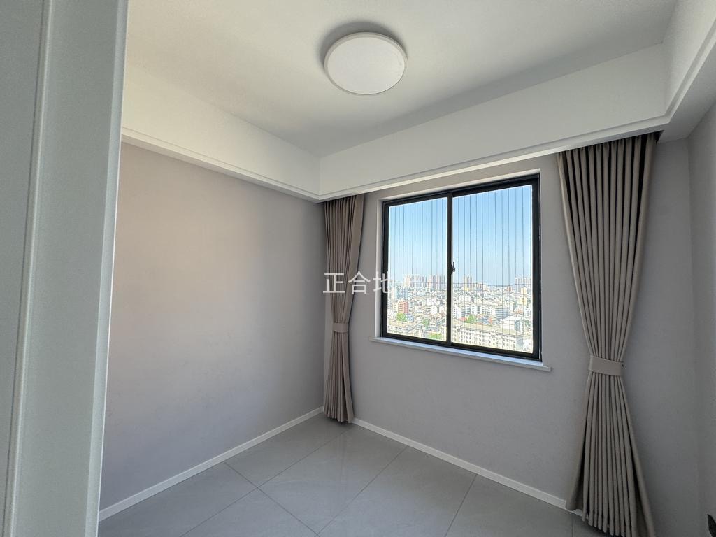 ？城南，小高层忆美国际公馆精装三房，单价4400南北通透证满二凤凰楼层