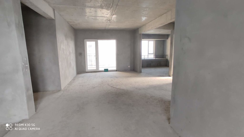 满庭春.毛坯大三房.出门就是學笑.证件满二.看房方便