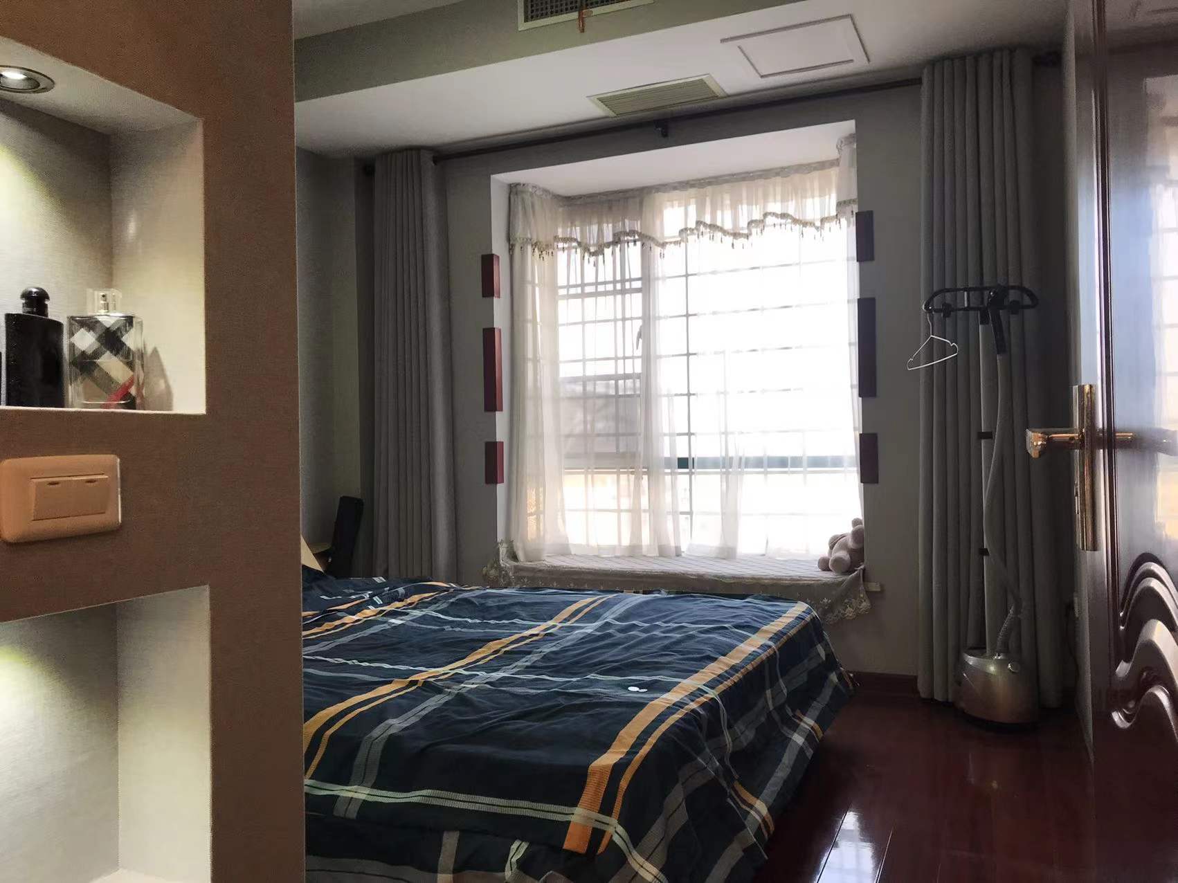 房东急售城南明珠hao庭精装修四房小复式拎包入住电梯小高层