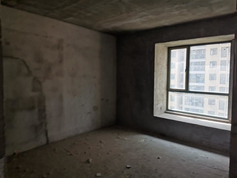 新城一号新出大三房，证满二，南北通透，楼层好