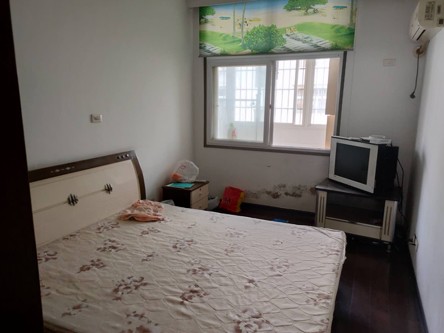 园丁小区四房精装修地段好小区可停车业主诚间售