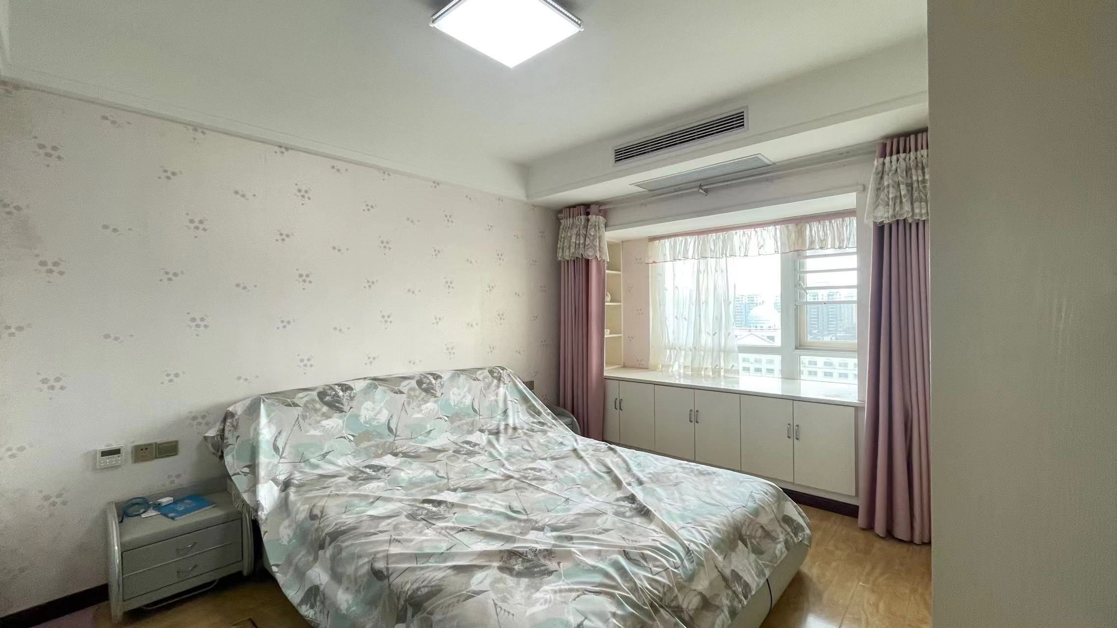 福星城.精装三房两房.中间楼层.业主诚心卖