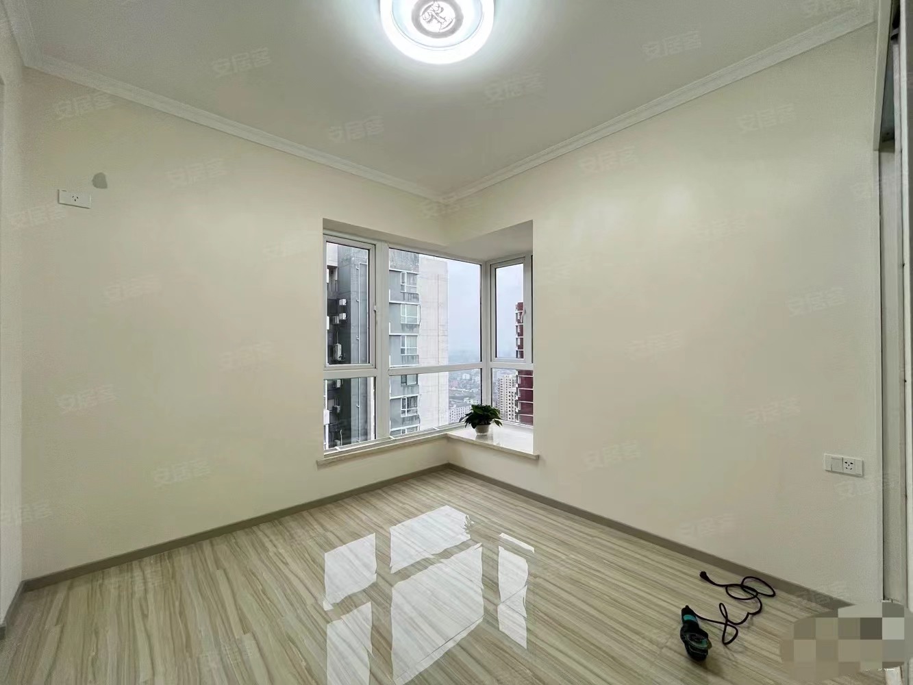 城南福星城，证满二，一天未住，全新精装，随十看房