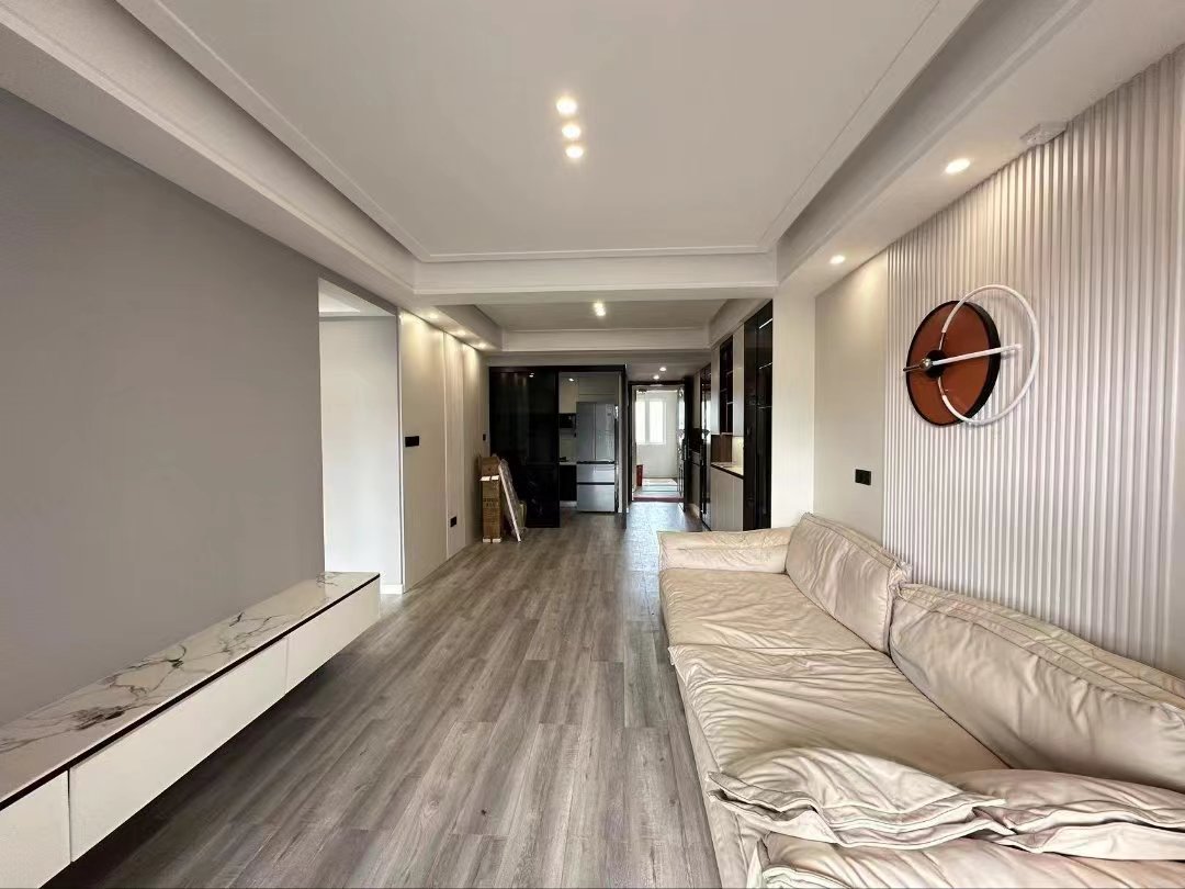 碧桂园.精装三房两厅两卫.买房送车位.证件满二.看房方便