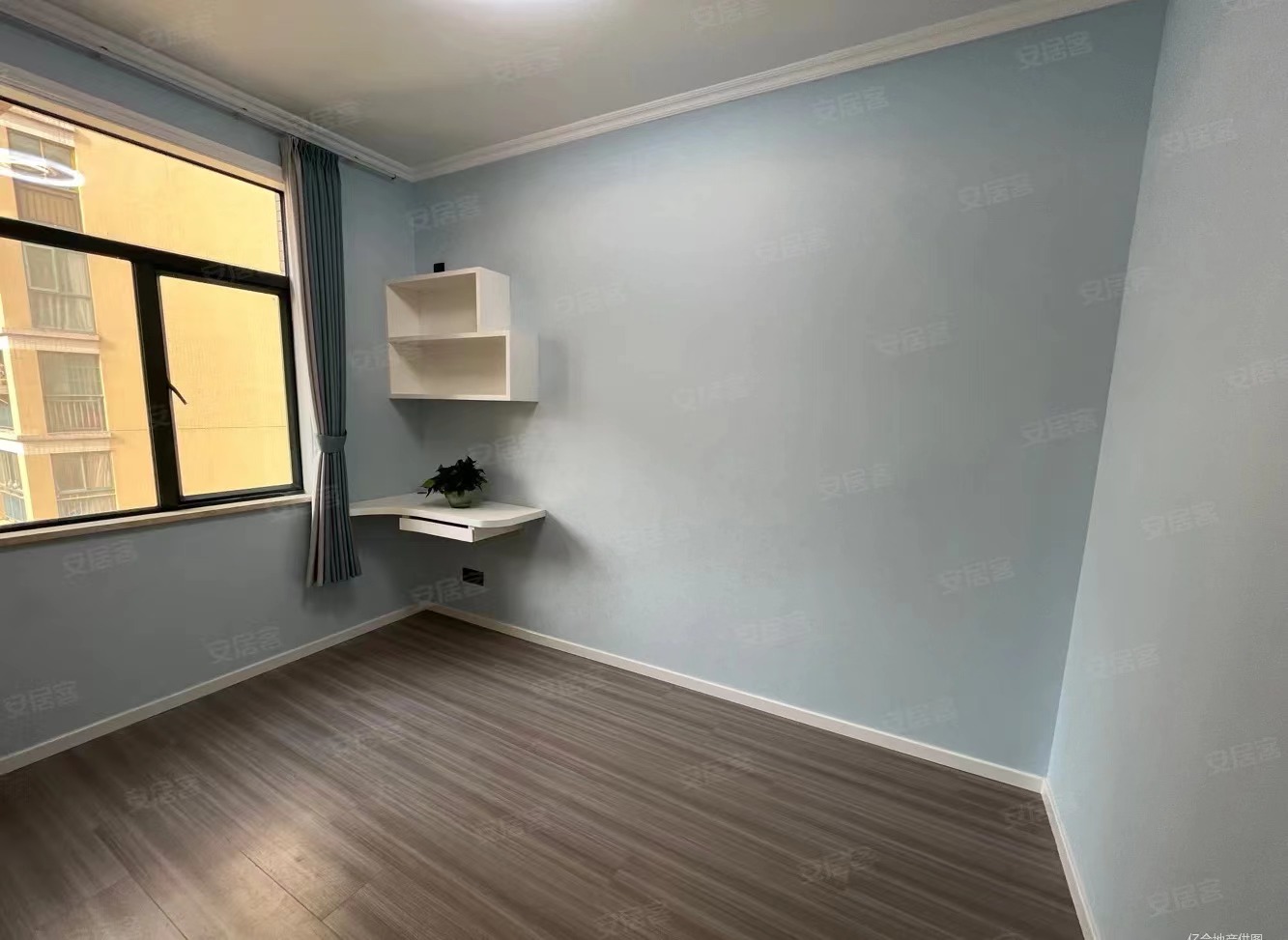 36，急售，全新装修，精装三房，三开间朝南，采光很好，证满二，看中可谈