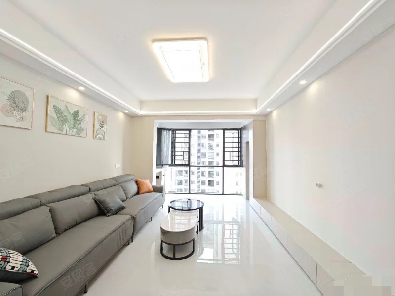 降价了，诚心出售，风和日丽，精装当做毛坯卖，好楼层电梯25楼，全新装修大两房，证件满二