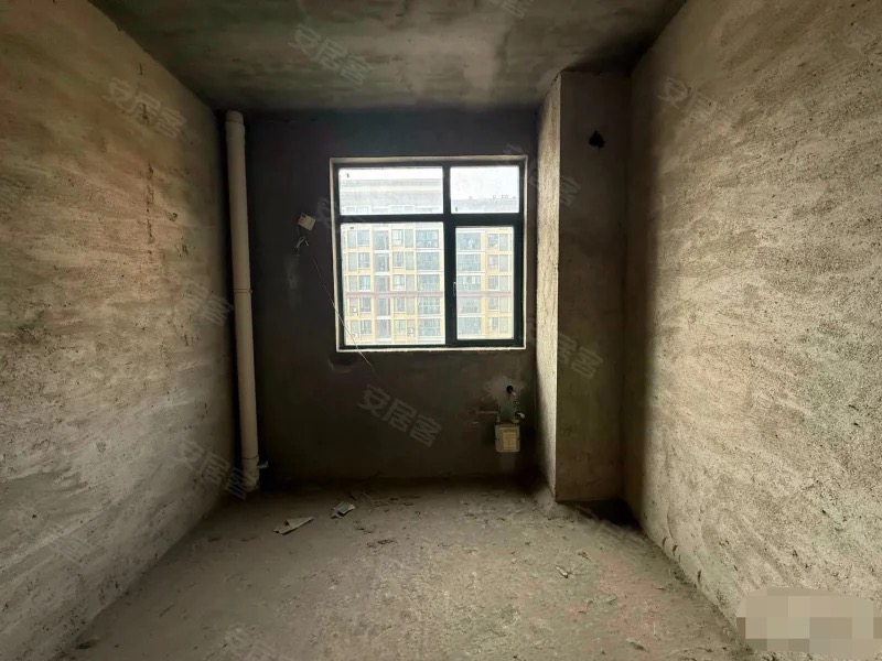 城南，新城一号，电梯好楼层19楼，南北通透，单价4600，证满五，