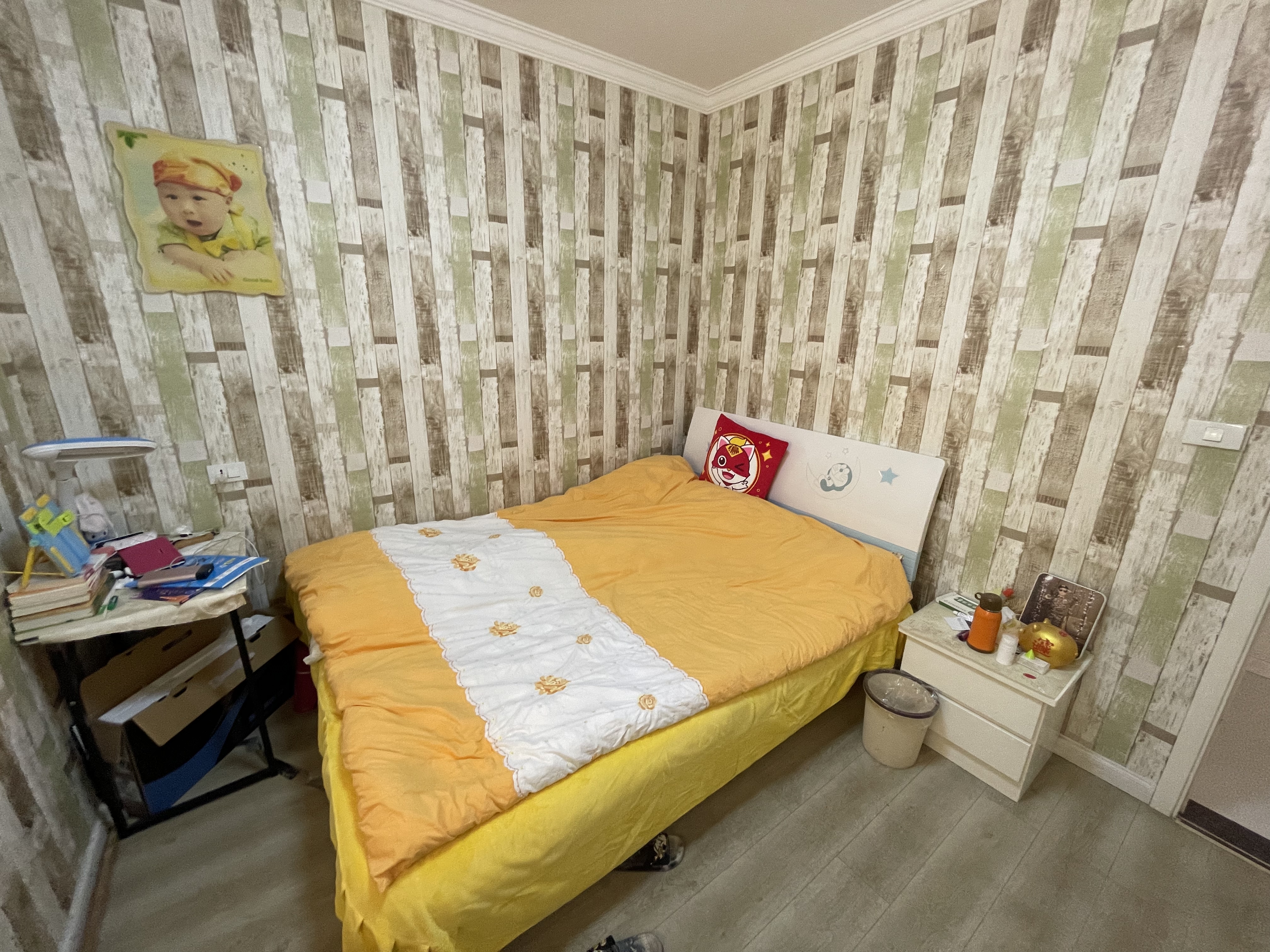 新城一号四房带装修老证双阳台大户型下楼就是操场