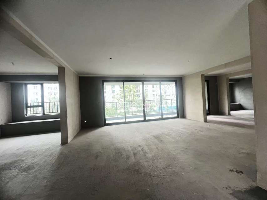 城南吾悦华府好地段，大四房，南北双阳台，现房