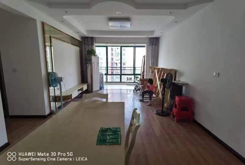 漫城林语精装三房上学方便！