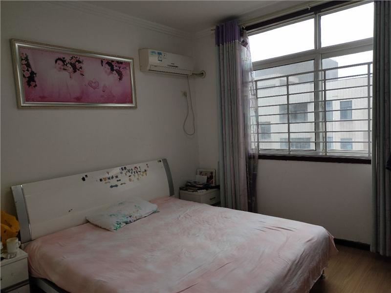 世纪雅园60万133.27平满五 住房精装修看房方便仙桃 就在附近