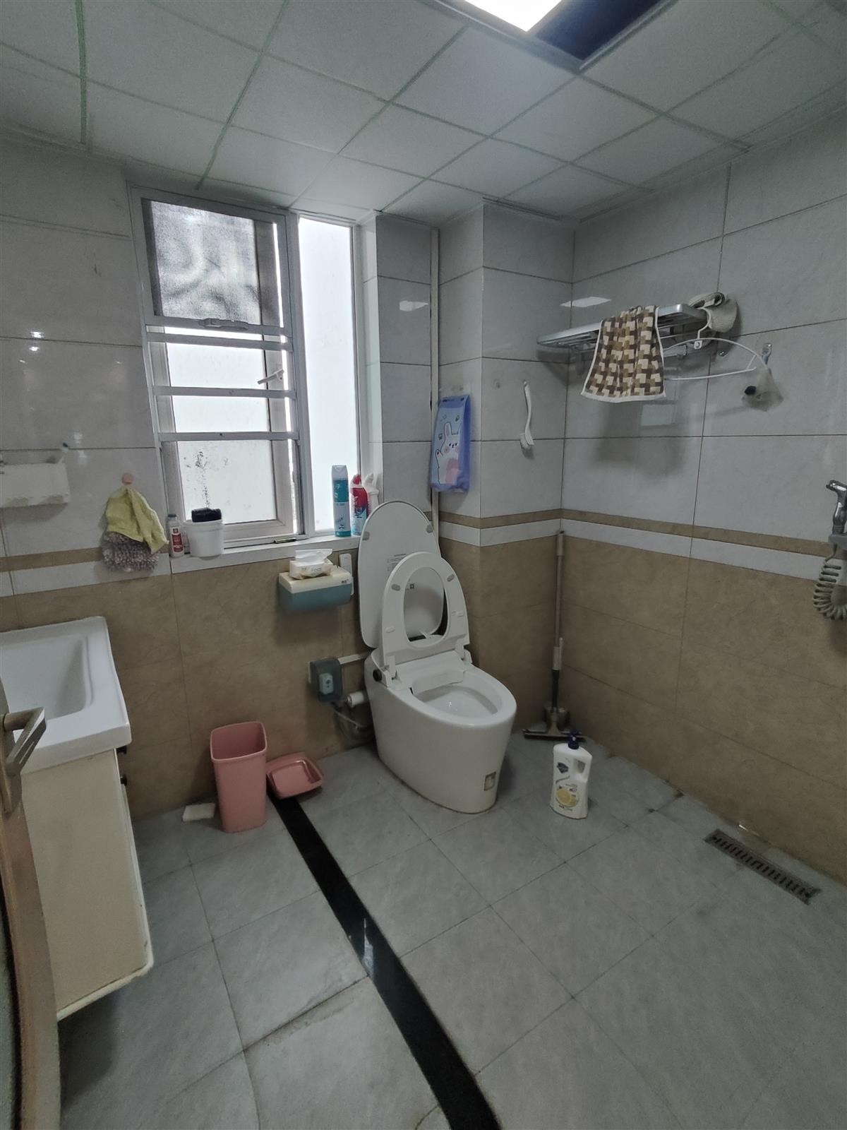 森林国际.精装大两房.诚意出租.看中可谈