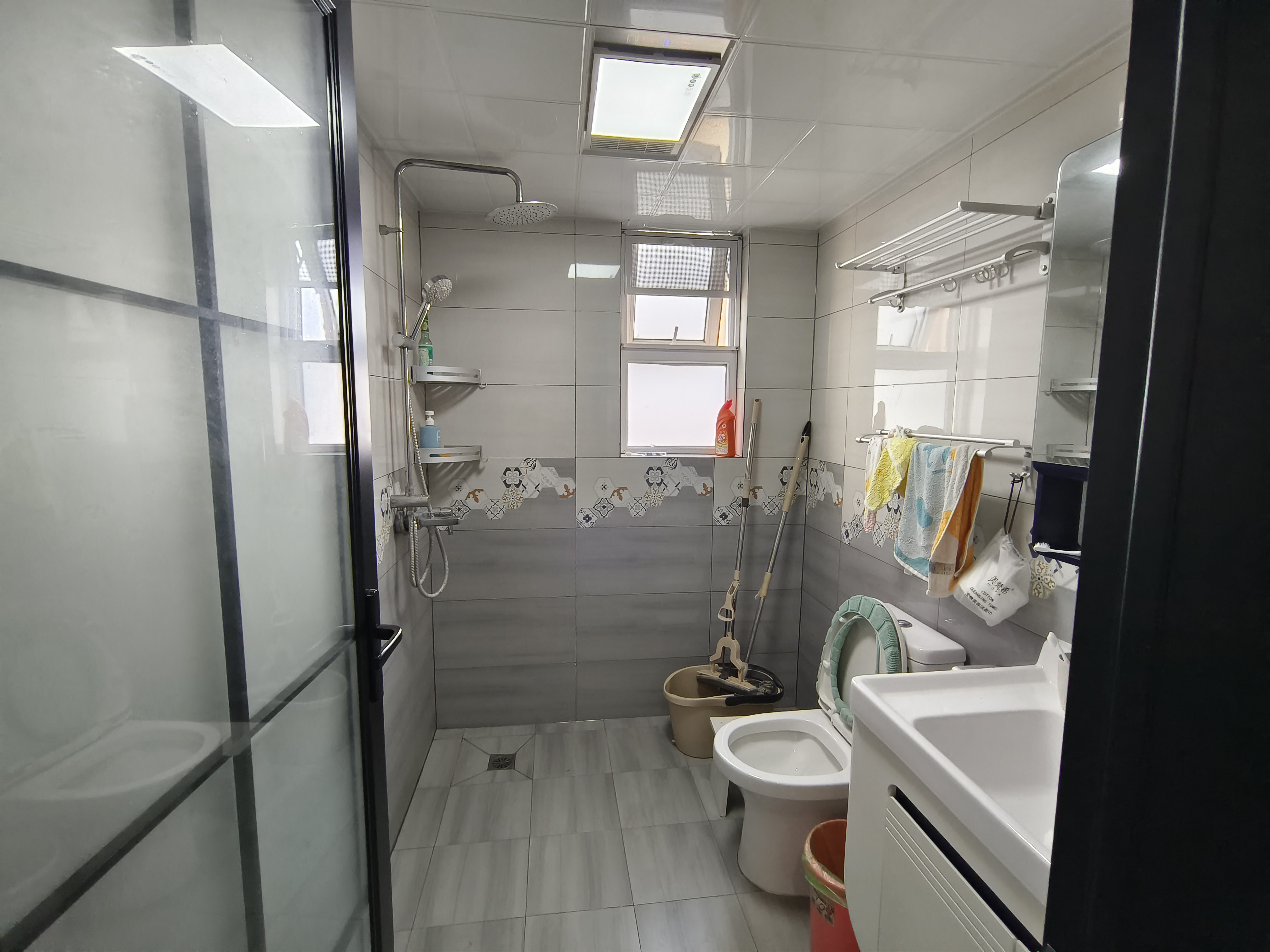 满庭春.精装三房.房子成色新.看房方便