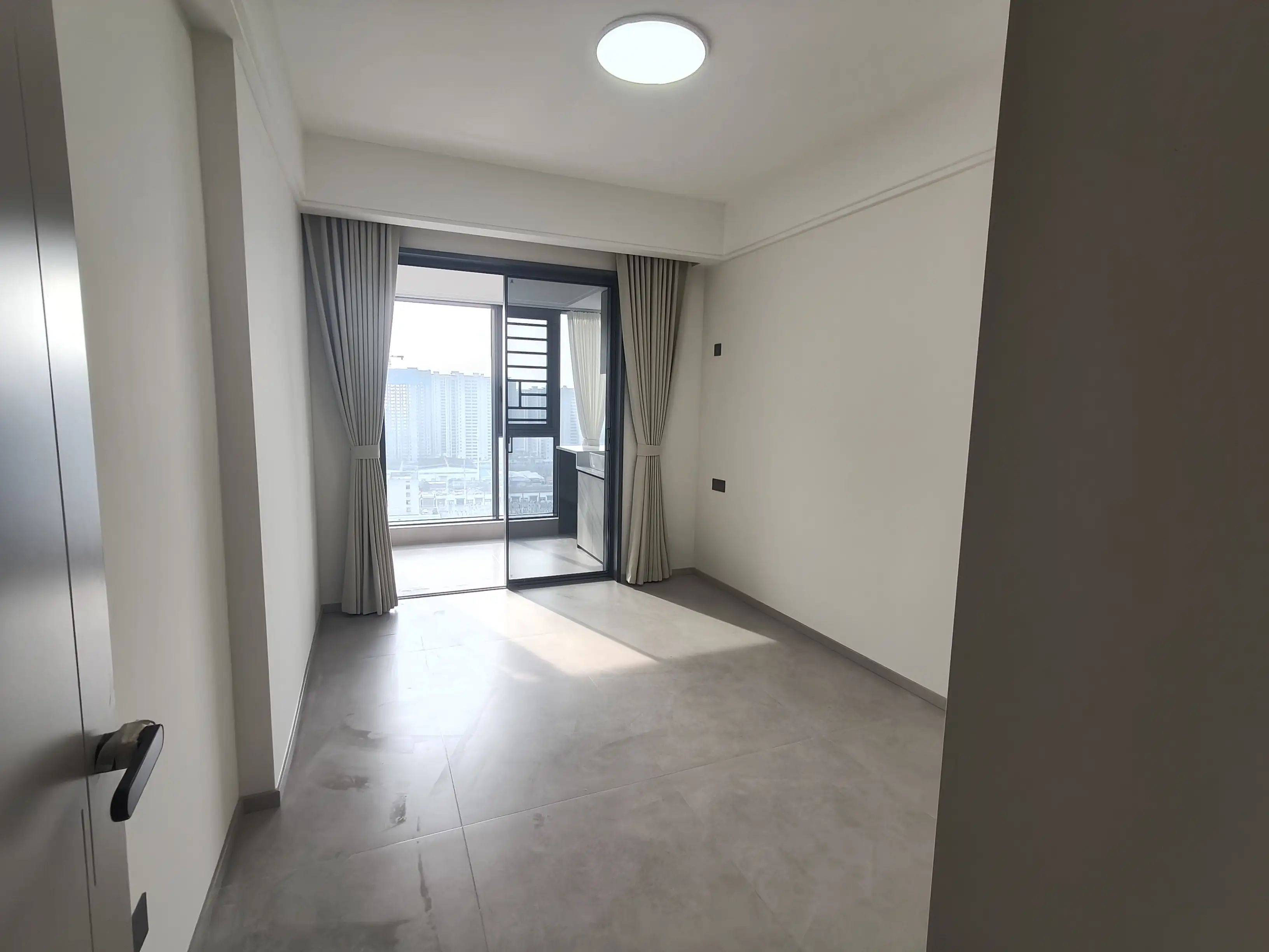 城南，南城郡，精装三房两卫，意式风，电梯好楼层，证满二