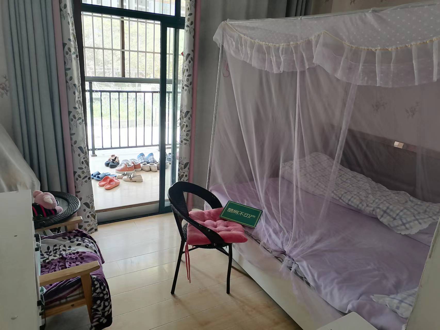 沃尔玛对面一品苑小区精装三房送超大露台前后无遮拦证满二