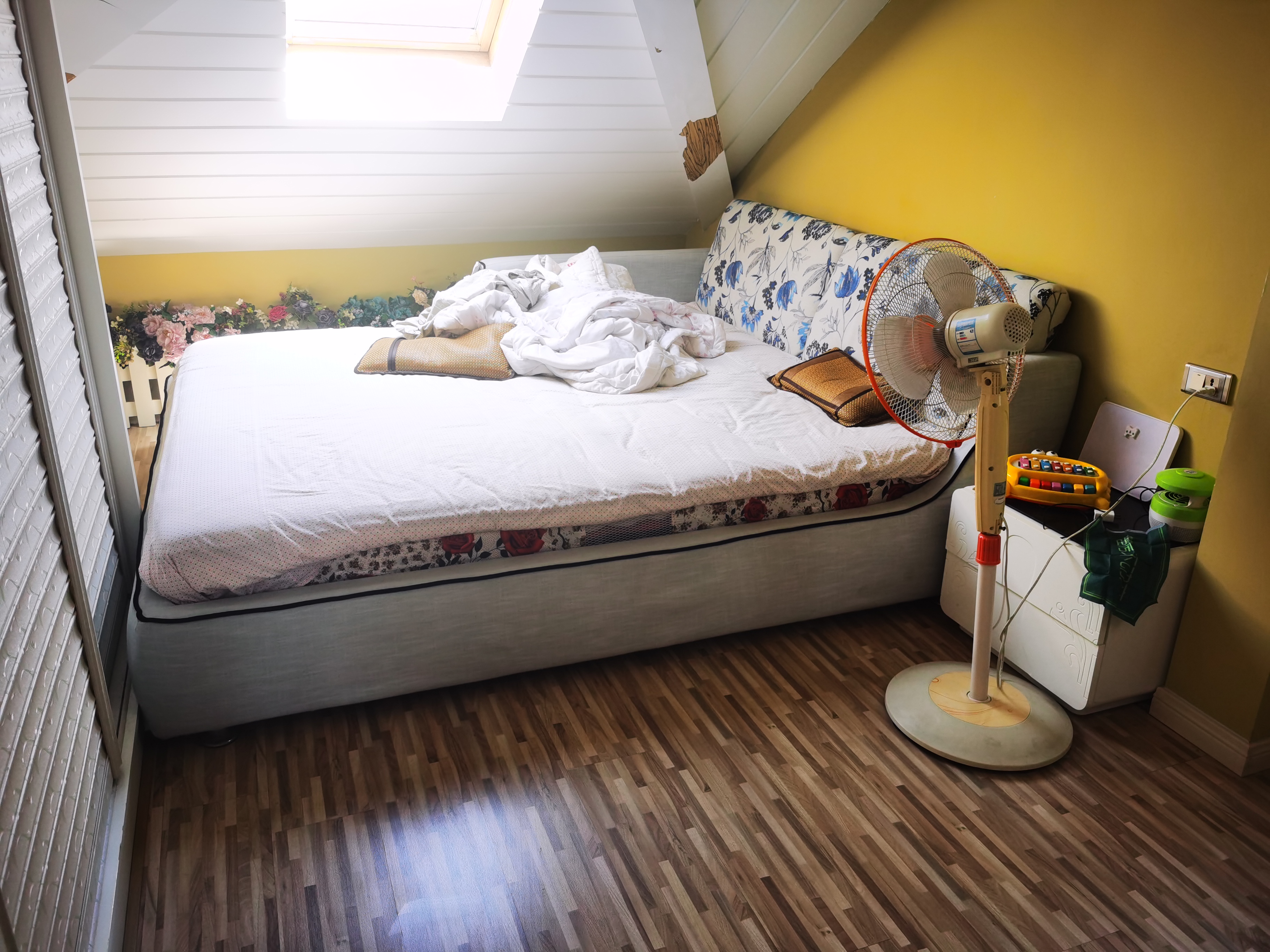 德政金园复式欧式风格家里的格局布置的很好拎包入住家里基本没怎么住实际面积180平左右