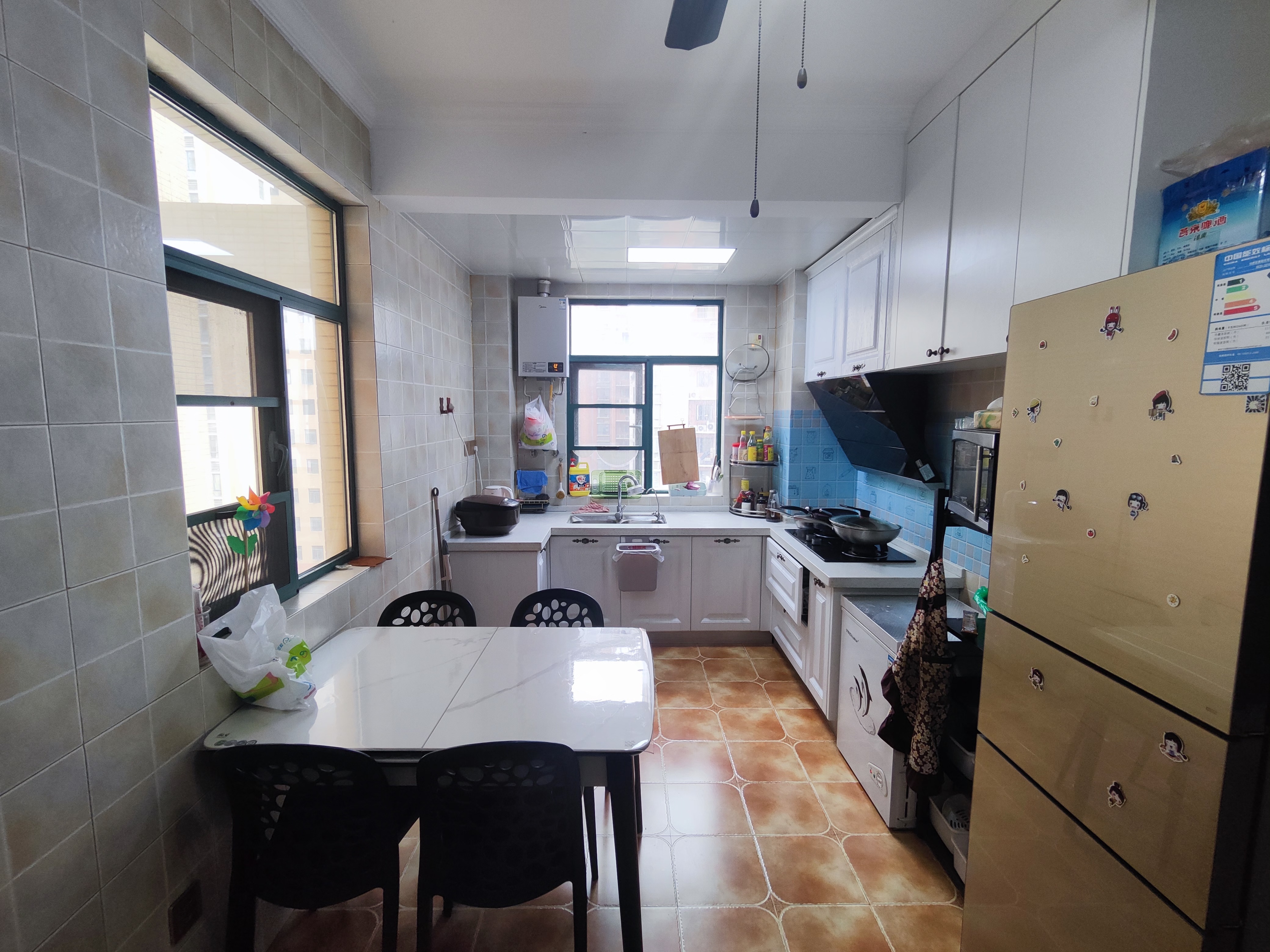 新街稀缺小三房保养的很好证在手看房方便