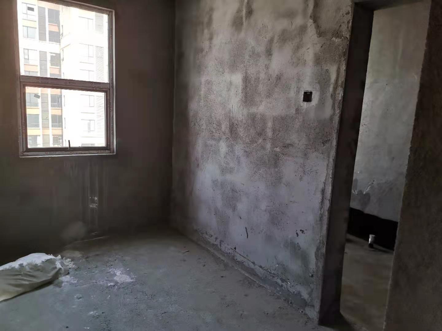 城东读和平 四中有单 衣帽间