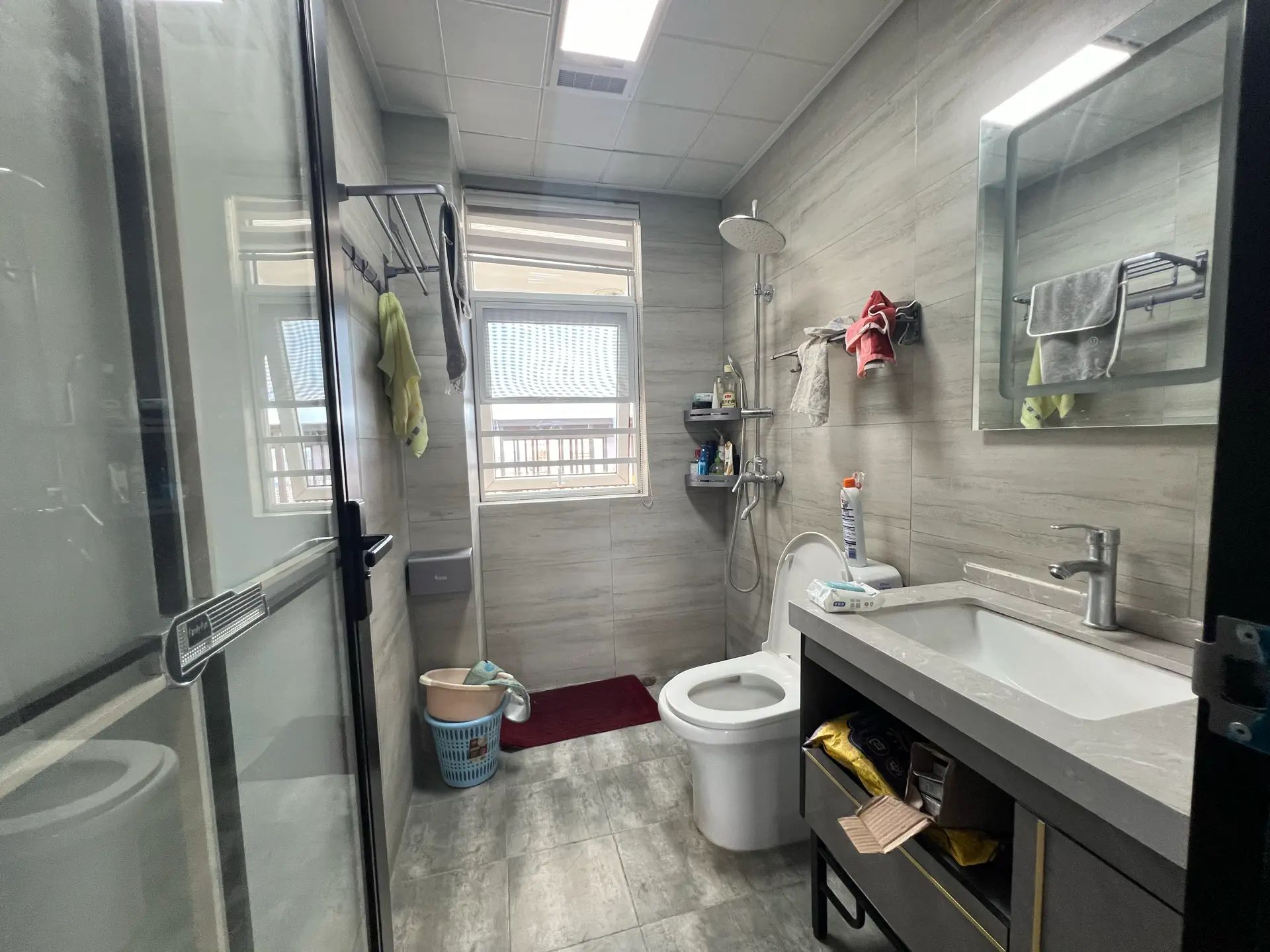 捡漏，锦绣江山三期，精装三房两卫单价4150。诚心出售