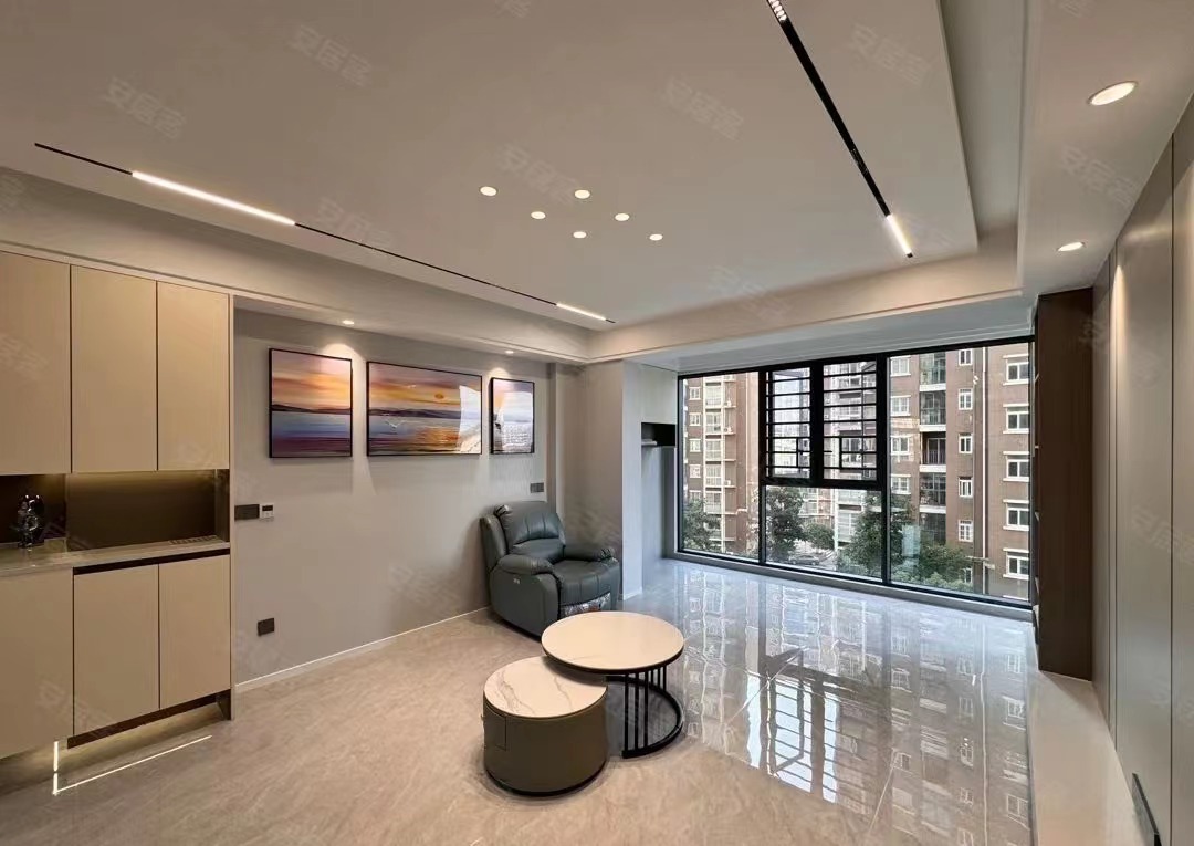 降价了，急售，精装三房，南北通透，一天未住，采光好，家电齐全