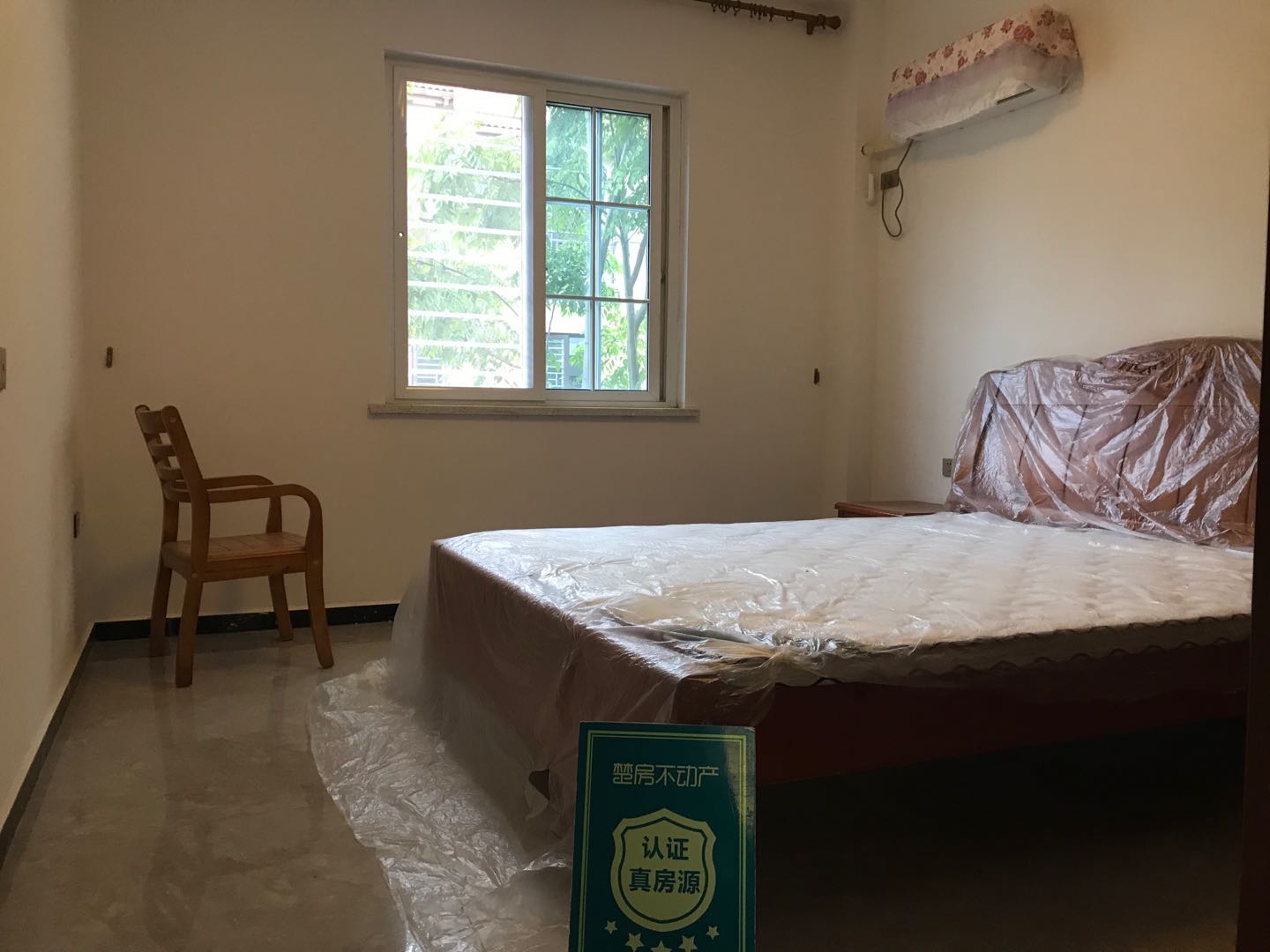 御江湾全新装修证满二三加一层联排别墅全屋监控设备价格美丽