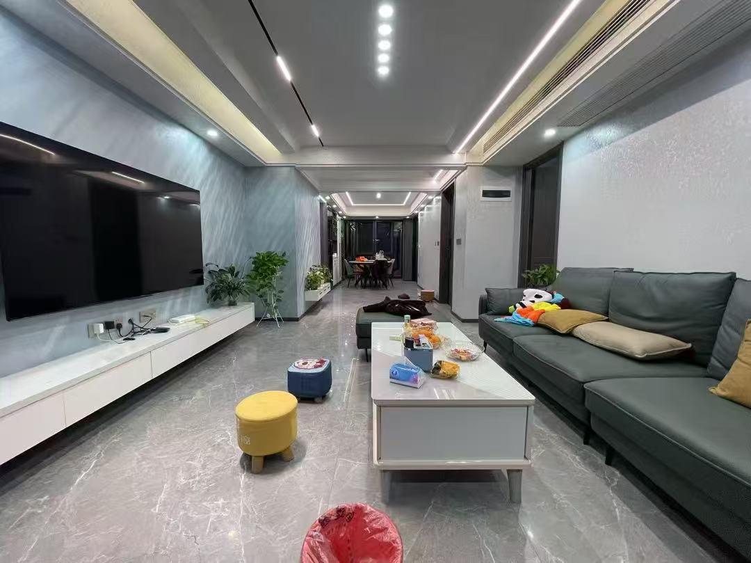 荣怀极地世家.精装四房.全新装修.看房方便