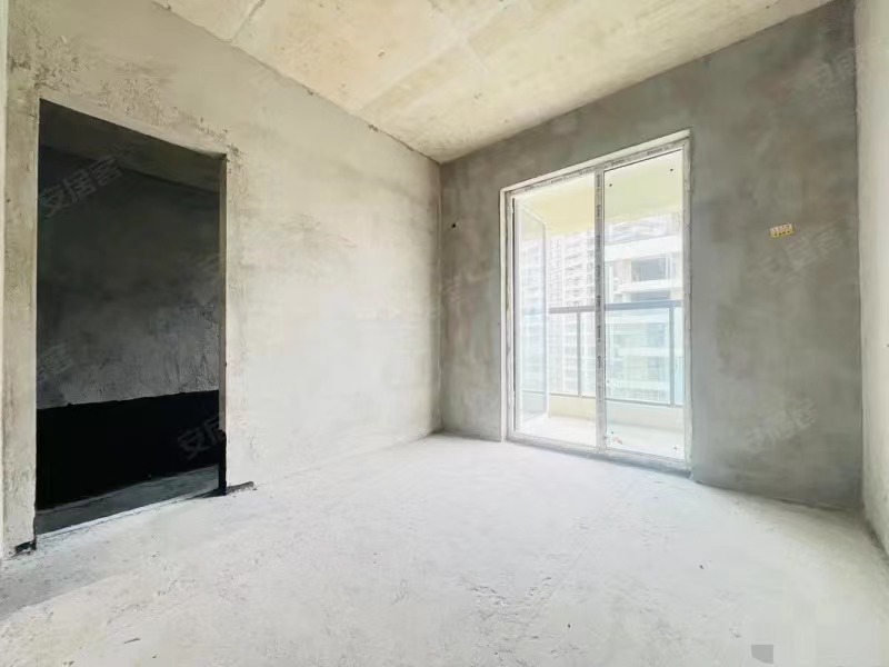 161，蓝天花园，大平层，南北通透，160平带车位，带6米高客厅，3阳台小洋房，一梯一户