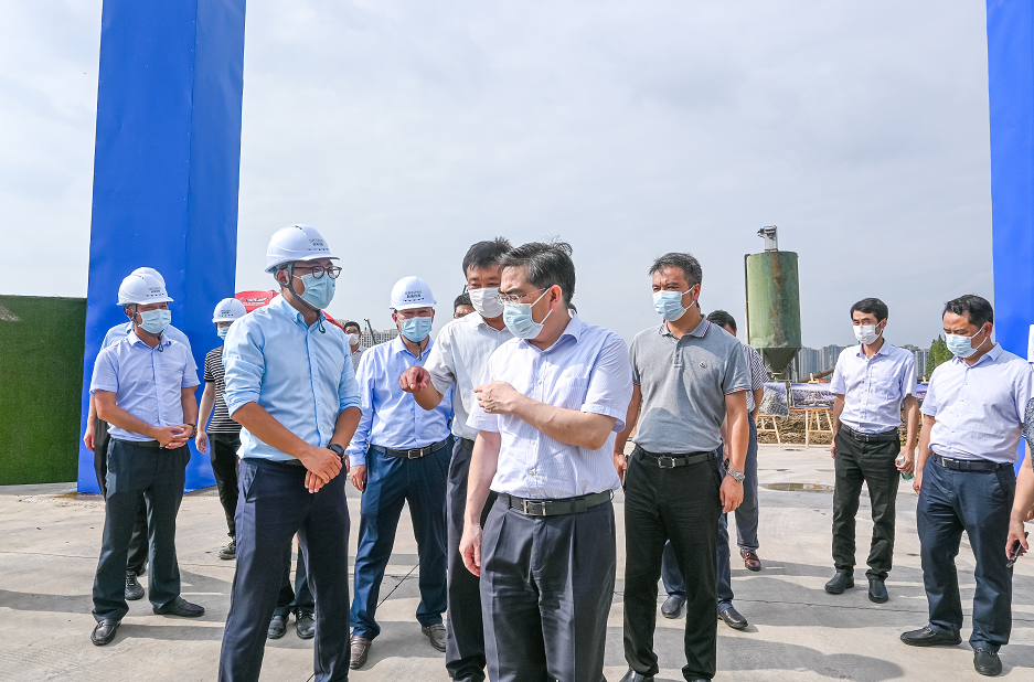 仙桃市市长孙道军一行莅临仙桃吾悦广场项目调研指导工作