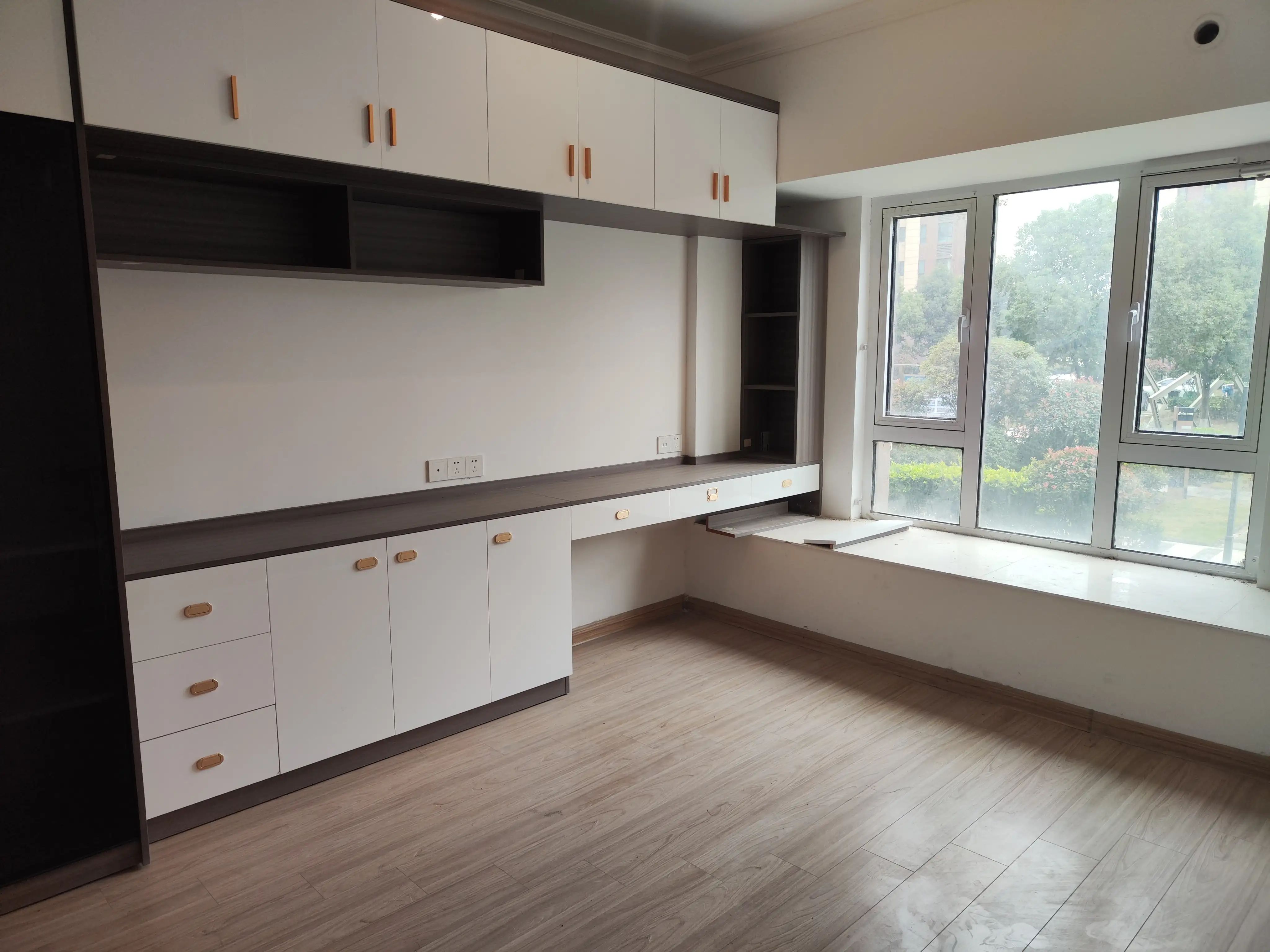 诚心出售，城南，碧桂园，精装三房两卫，证满二，南北通透