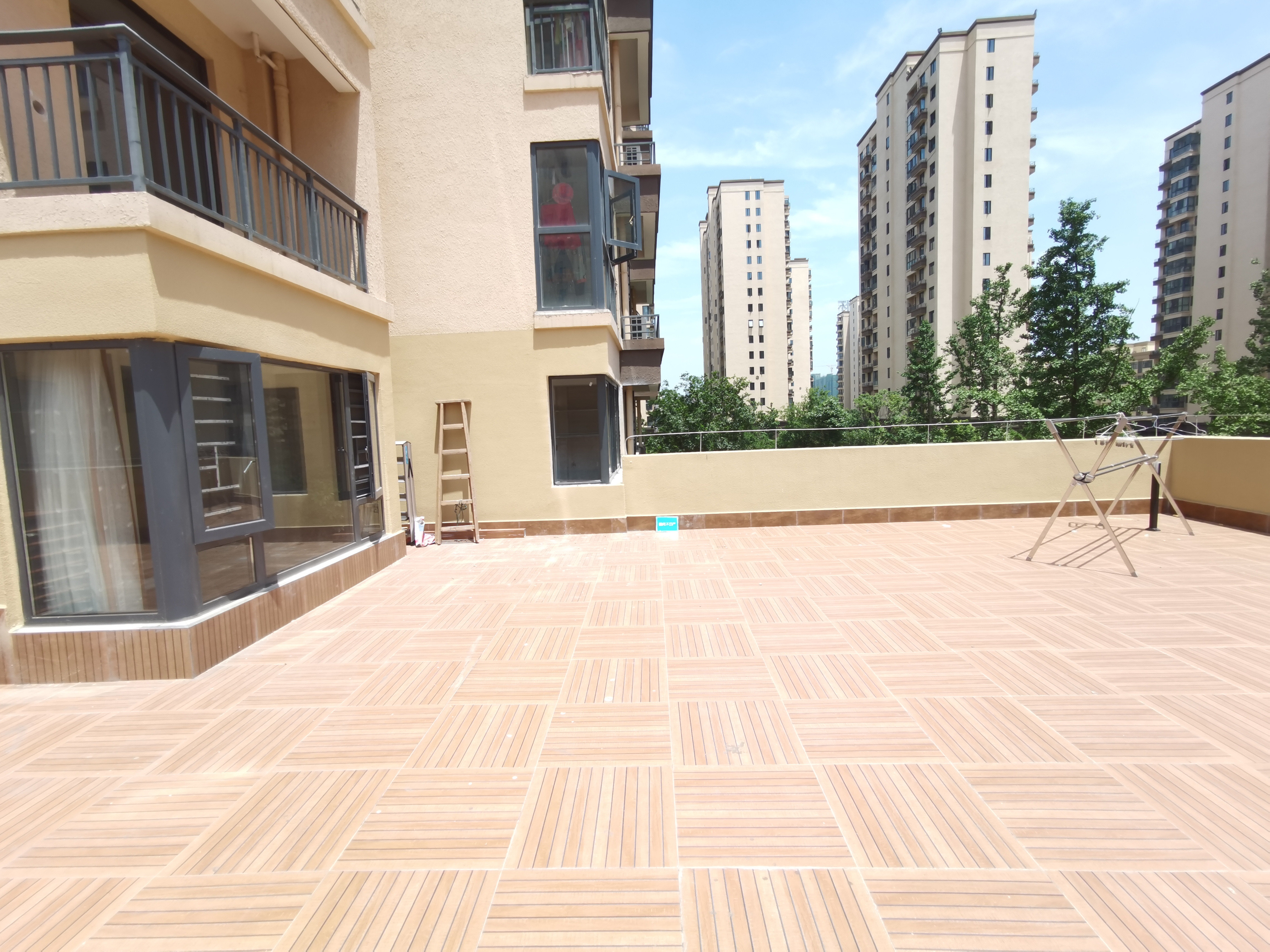 荣怀稀缺小户型，买的不是房子，是露台看房方便