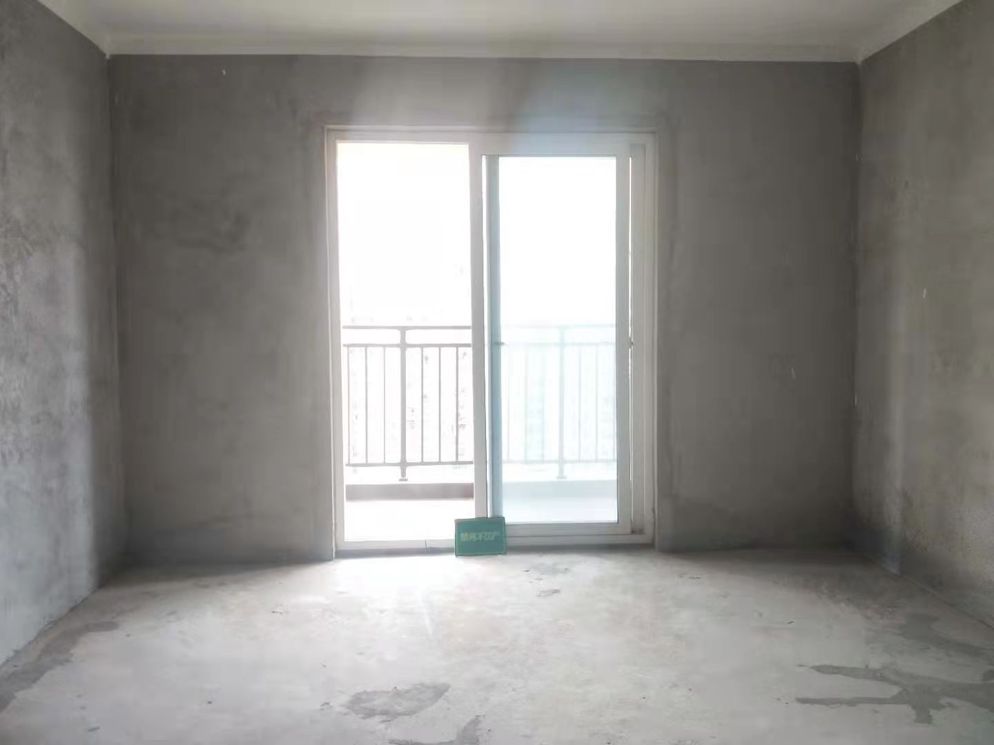 降价了，森林国际毛坯湖景房南北通透楼层采光好前看湖后看景欢迎看房