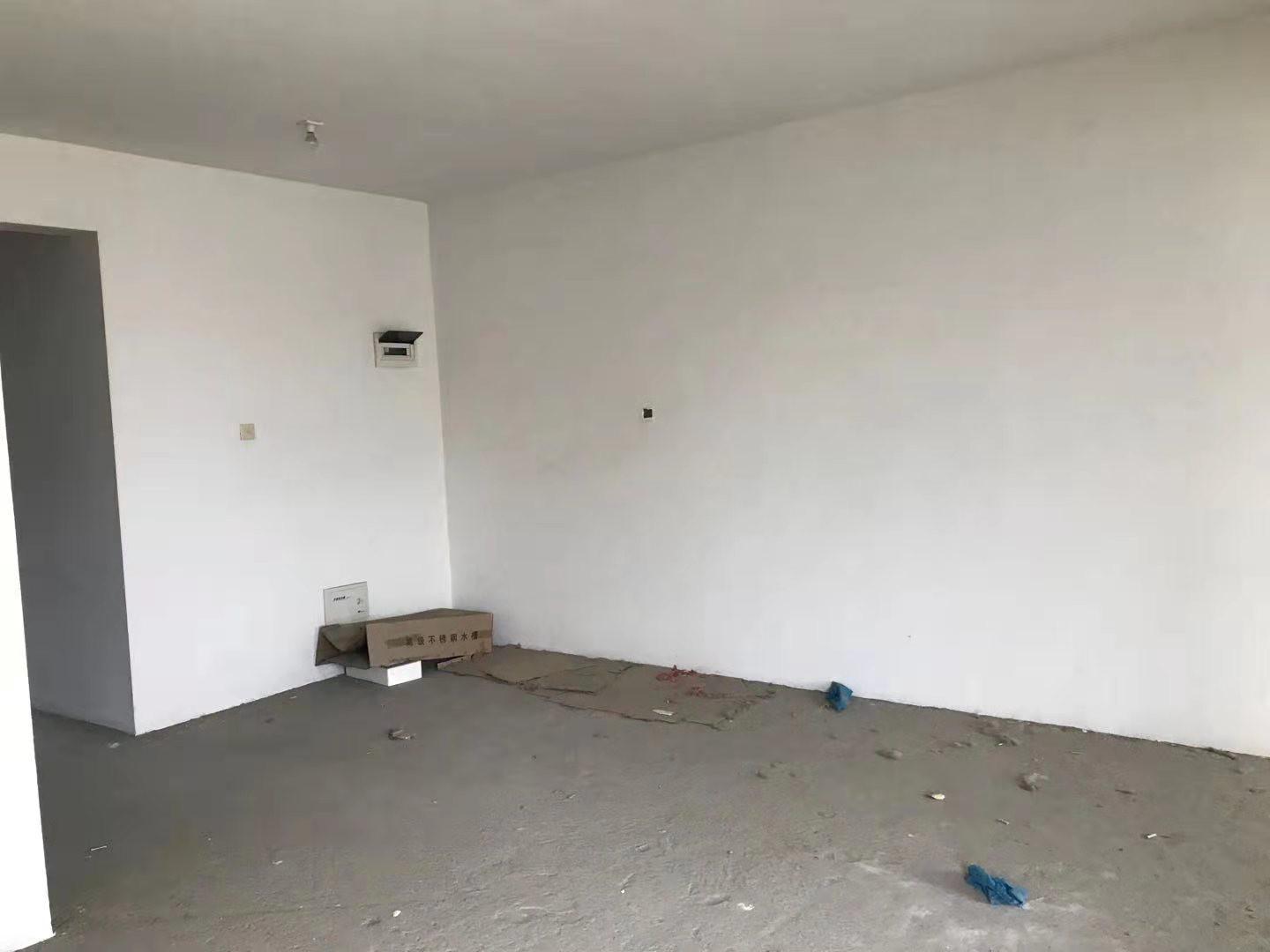 送露台，入户花园，满两年