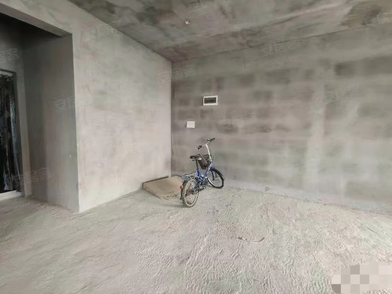 241，捡漏好房，城南，御台公馆，毛坯两房，单价4千出头，总价36万，视野采光好