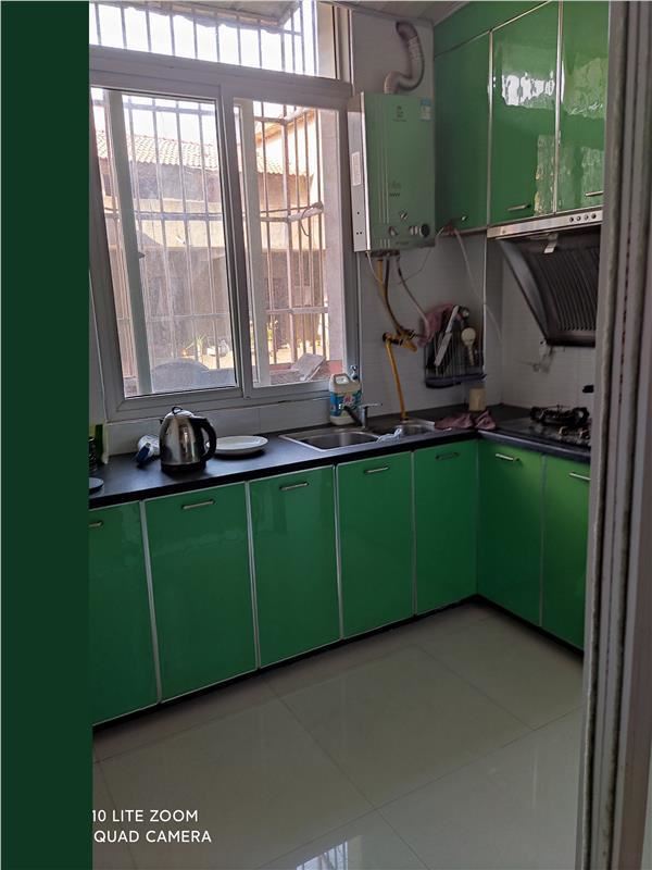 骏马雅苑，步梯二楼，精装三房，楼层到位采光好，证满两年可按揭