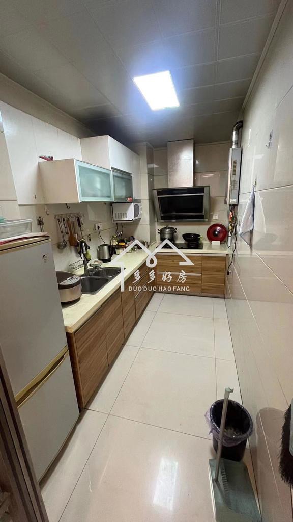 新城壹号五期，三面都是公园，小户型福利，精装修，一楼可租可做生意