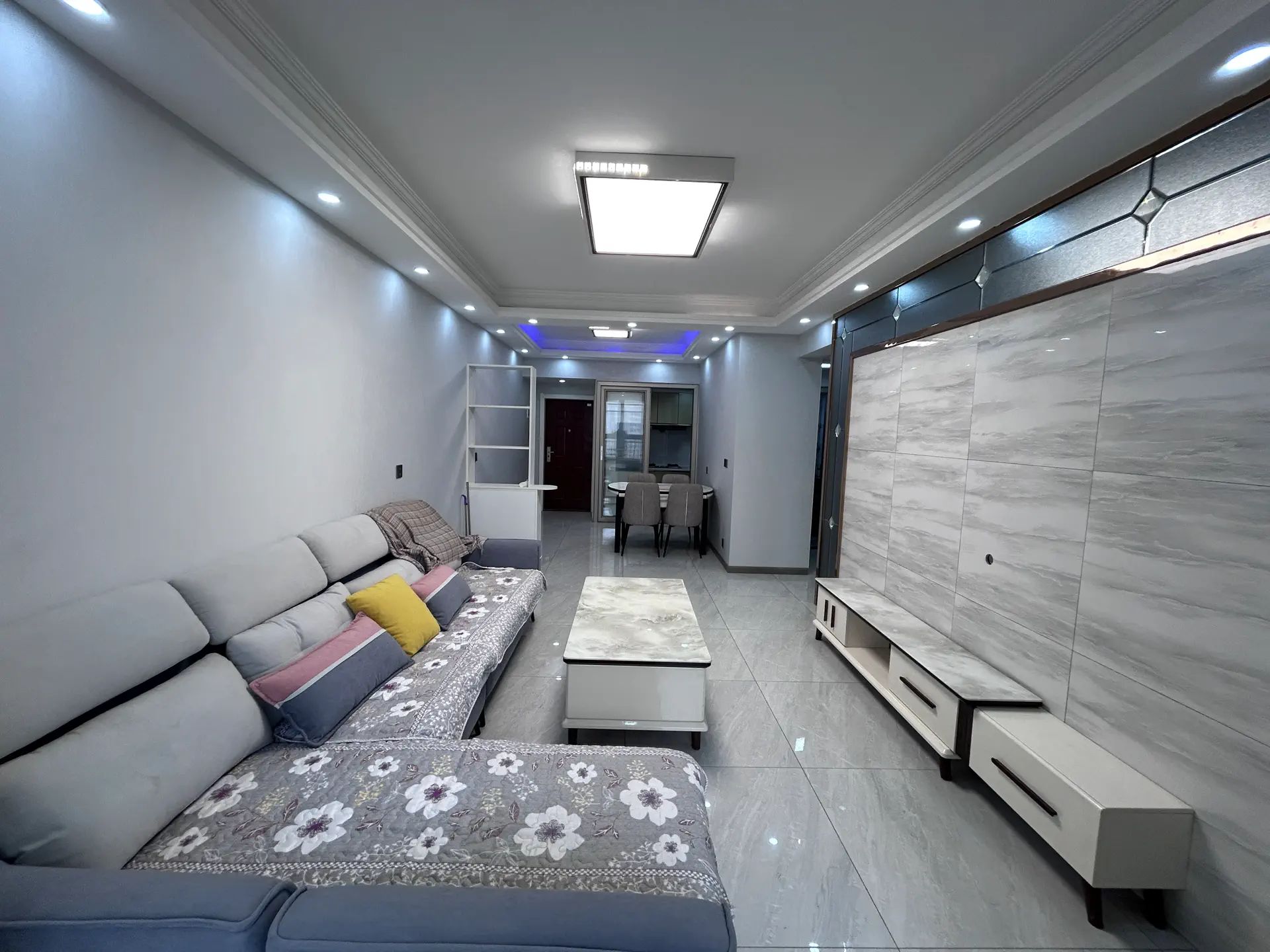 城南，森林国际城，湖景精装三房，中间楼层 ，一口价47.5万，证满二